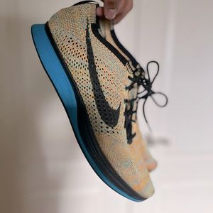 Nike Flyknit Racer